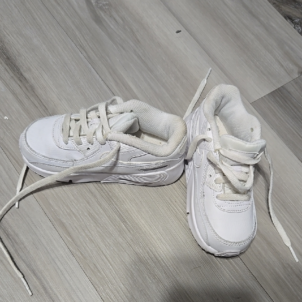 Nike toddler Kids White Sneakers shoes white size 9